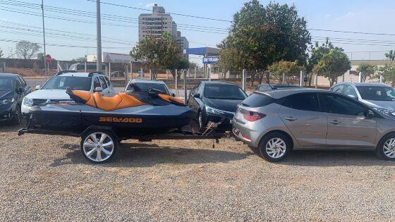 Até um jet ski foi apreendido pelos agentes durante operação 