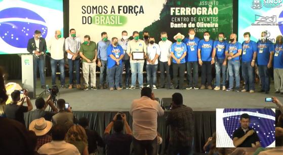 Ministro recebeu título das mãos de vereadores na manhã deste sábado (21)