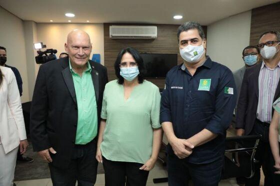 O prefeito Emanuel Pinheiro marcou presença no lançamento do programa Famílias Fortes, pela ministra da Família e dos Direitos Humanos, Damares Alves.