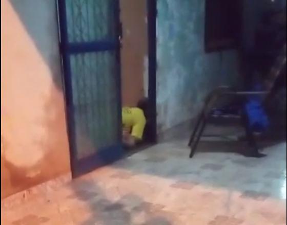 Benedito foi encontrado morto na porta de uma casa.