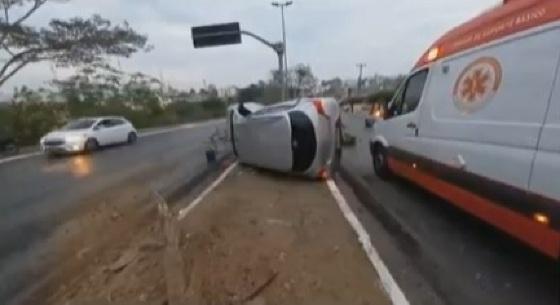 Apesar do grave acidente, vítimas foram socorridas conscientes.