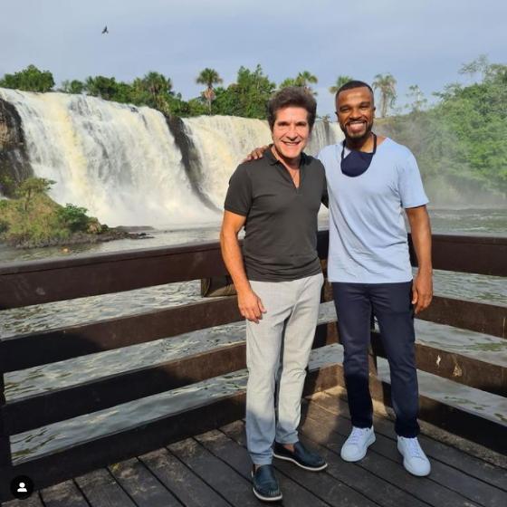 Os cantores Daniel e Alexandre Pires fecharam evento em Tangará da Serra