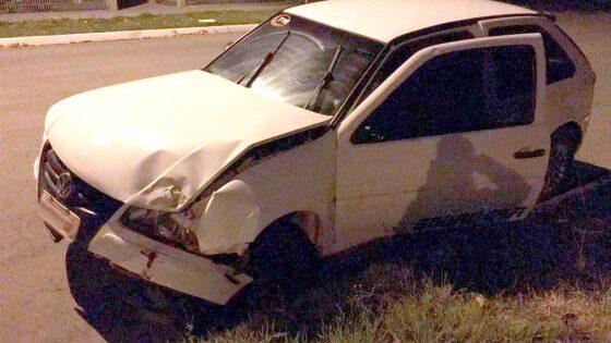 Carro ficou com a frente danificada