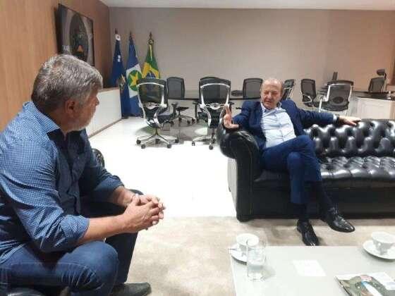 O prefeito interino de Cuiabá, José Roberto Stopa, visitou o governador em exercício, Otaviano Pivetta, na sexta-feira (29)