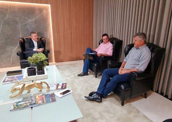 Prefeito interino de Cuiabá, Stopa se encontrou com governador Mauro Mendes na terça-feira (16), após articulação de Botelho
