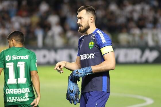 Walter durante a partida contra o Santos