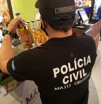 Polícia Civil apura denúncia de cachaças falsificadas no Lélis Peixaria.