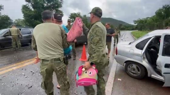 Menina foi socorrida por policiais do Gefron na BR-1070