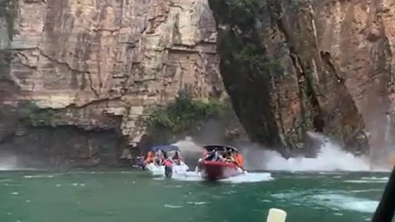 Três barcos foram atingidos pela queda das pedras