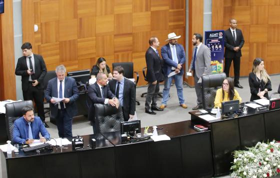 Deputados aprovam  suplementação de 30% no orçamento