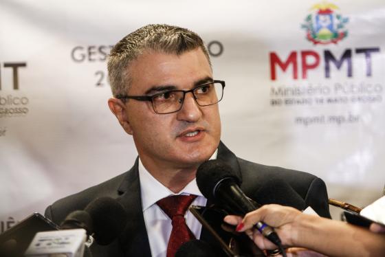 Chefe do MP pediu urgência no caso que trata da intervenção na saúde de Cuiabá.