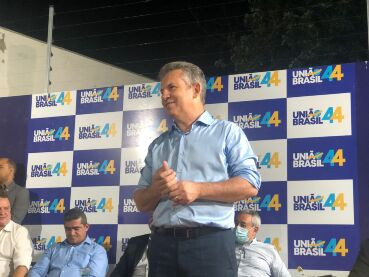 mauro mendes emocionado prefeitos ato politico