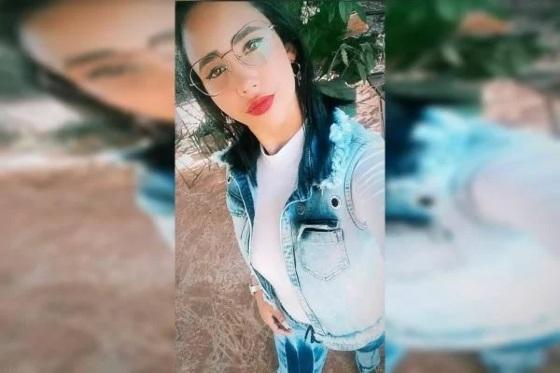 Parentes relatam que Andressa Souza, de 20 anos, teve uma infecção generalizada após colocar o acessório