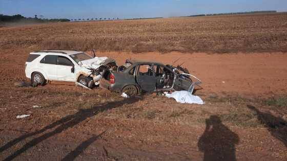 Testemunhas contam que carro foi atingido quando acessava estrada vicinal