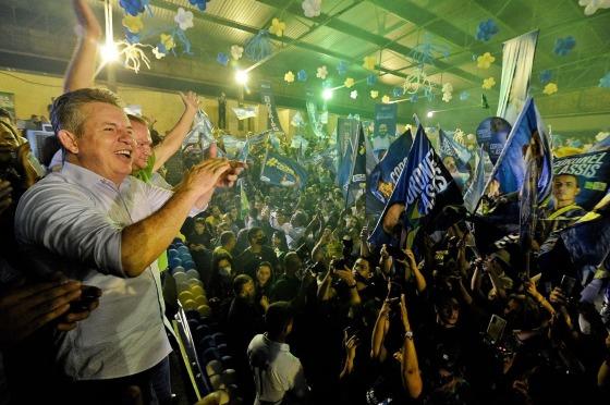 mauro mendes e povo