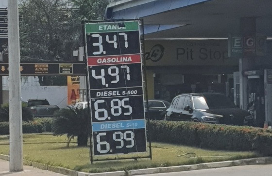 Preços dos combustíveis segue em queda livre