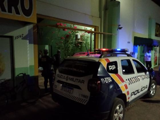 Adriano Cavalcante Santos foi assassinado a facadas em um hotel