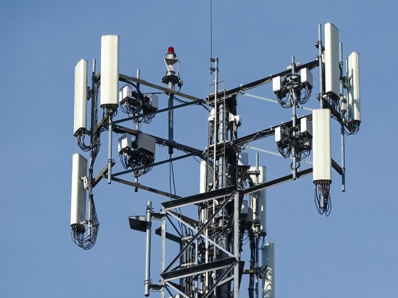 Vereadores aprovam lei que autoriza instalação de antenas 5G em Cuiabá