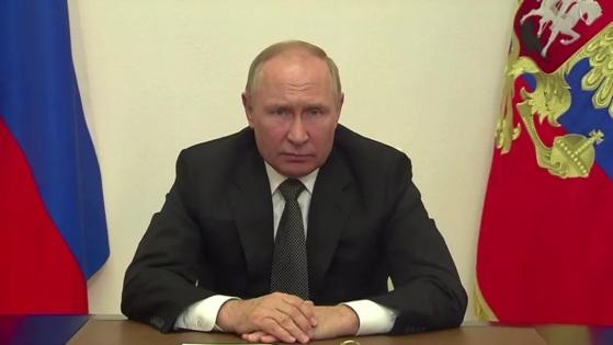 Presidente da Rússia, Vladimir Putin, discursa em uma mensagem em vídeo transmitida durante uma conferência internacional de segurança