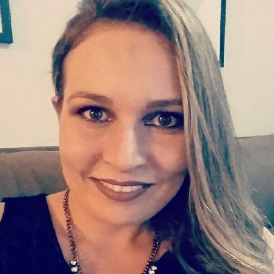 Mariane Mesquita Souza Hartung é Técnica Administrativa e Chefe do Departamento de Gestão de Pessoas do MPMT