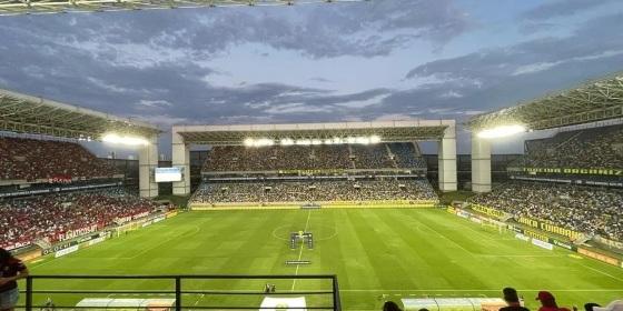 40.059 torcedores estiveram presentes na Arena Pantanal na noite desse sábado.
