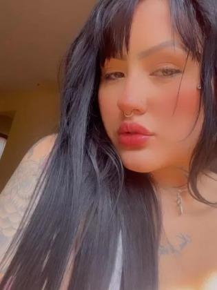 Nicolly, que faz testes de fidelidade na internet