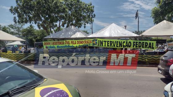 Manifestação com logo 2