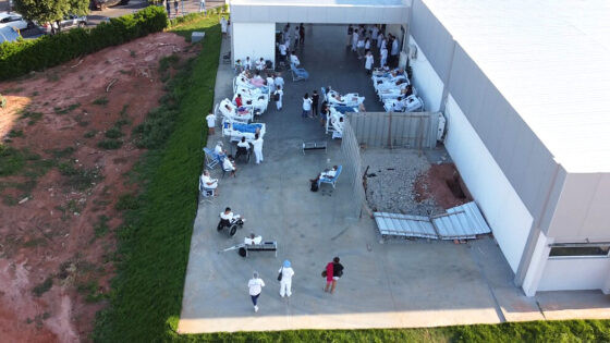 Pacientes foram levados para a área externa da unidade.