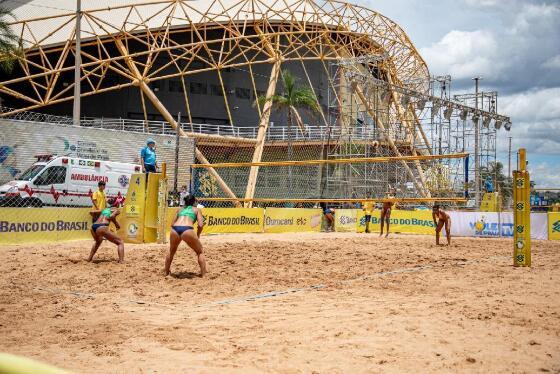 Circuito de vôlei de praia é realizado no Ginásio Aecim Tocantins, em Cuiabá 