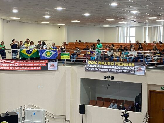 Servidores se revoltaram após reprovação da proposta