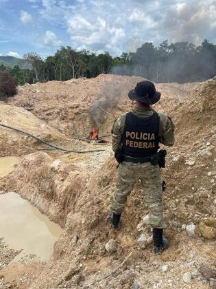 A ação busca reprimir o garimpo ilegal na região da Terra Indígena do Sararé
