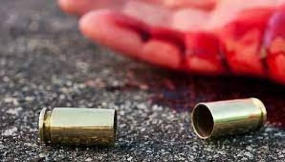 Polícia Militar isolou o local do homicídio até a chegada da Polícia Civil e da Politec, responsáveis pelos procedimentos investigativos e periciais.