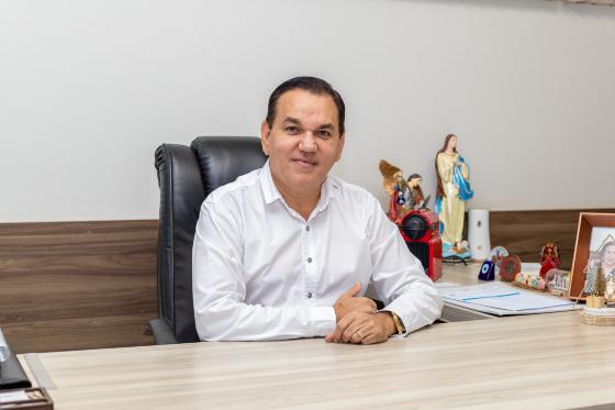 Dr. Manoel Loureiro é médico da rede SUS e prefeito de Diamantino (MT)