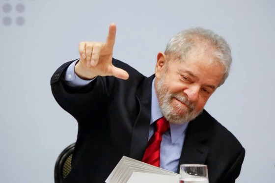 Lula chamou os protestos contrários como "barulho".