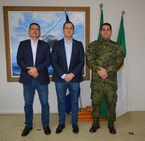 Secretário Roveri e tenente-coronel Bugalho