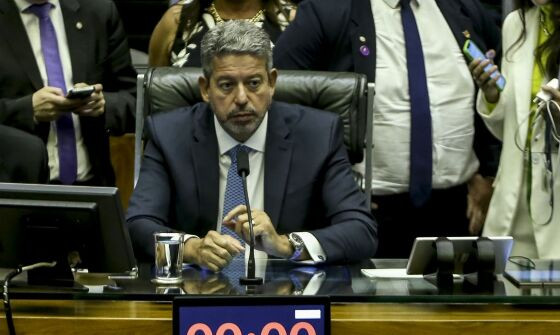 Deputado de Alagoas permanece no comando da Câmara pelos próximos dois anos.
