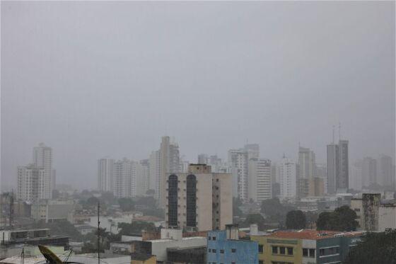 As chuvas podem chegar a até 50 milímetros, com ventos intensos de 40 a 60 km/h.