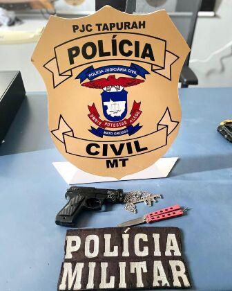 Com o menor, foi encontrada uma arma falsa e um canivete