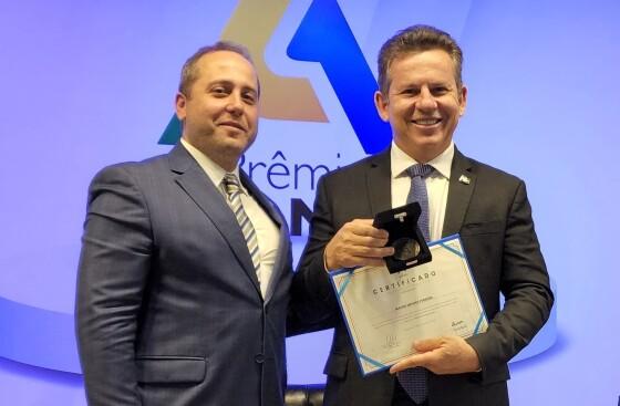 Governador Mauro Mendes recebe prêmio da ANTT