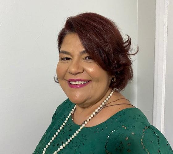 Eluise Dorileo é psicóloga, terapeuta familiar e maestria nas novas constelações quânticas.