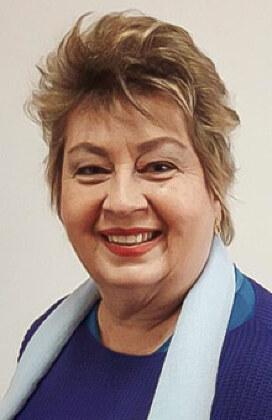 Carmen Lúcia Petraglia é Engenheira Civil, Sanitarista e Ambiental, Presidente da Associação Brasileira de Engenheiras e Arquitetas - ABEA Nacional; ex-diretora do Conselho Regional de Engenharia e Arquitetura -- Crea-RJ - e, atualmente, Conselheira 
