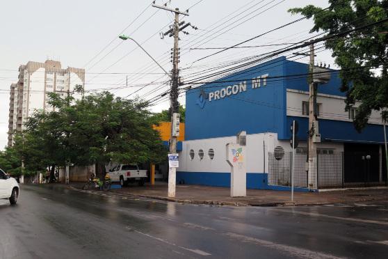 Procon suspendeu taxa do lixo em Cuiabá
