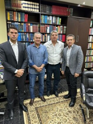 Desembargador Orlando Perri se reuniu com representantes do TCE.
