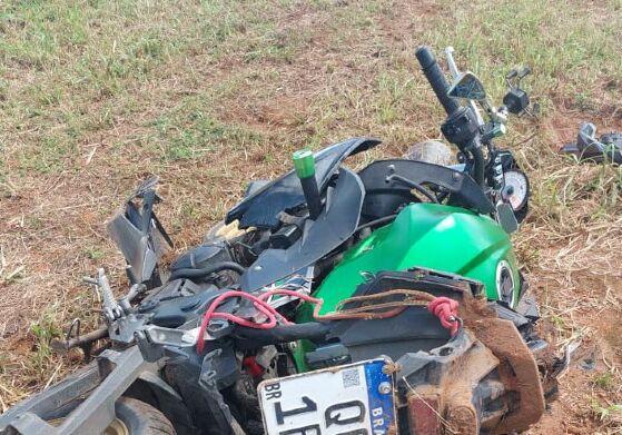 A vítima morreu ainda no local. 