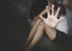 Menina era estuprada até na frente do irmão.