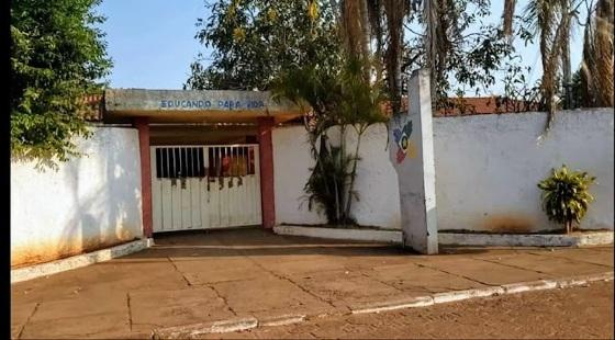 Na internet o homem ameaça fazer um massacre na Escola Estadual Gov. João Ponce De Arruda.