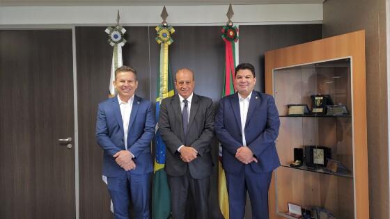 Mauro Mendes conversou com o ministro Augusto Nardes. Também participou o ex-senador Cidinho Santos.
