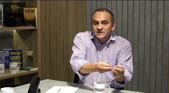 Para Wilson Santos, "a capacidade de renascimento do político não tem em nenhuma outra atividade humana"