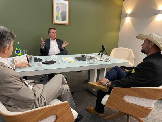 O deputado estadual Gilberto Cattani (PL) e o deputado federal José Medeiros (PL) gravaram um vídeo ao lado do ex-presidente Jair Bolsonaro (PL)