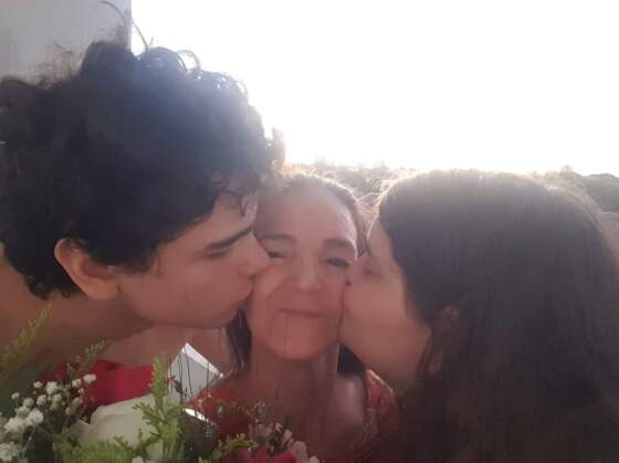 Branca vê nos filhos a sua razão para lutar, sorrir e amar. 